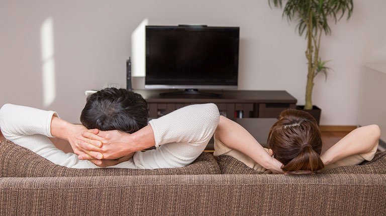 スマホとテレビを接続したい人へ！3分でつなぎ方を解説します